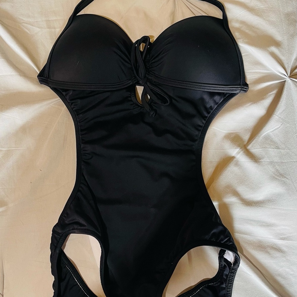 Brand new Venus open back, keyhole front swimsuit